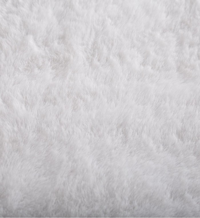 White soft carpet 60 x 90