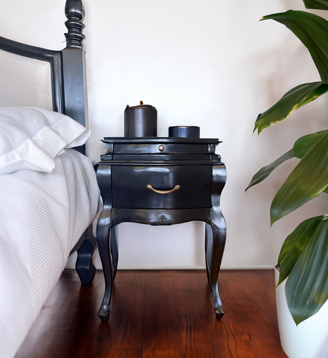 VINTAGE - Black mahogany side table 57 x 40 x 70